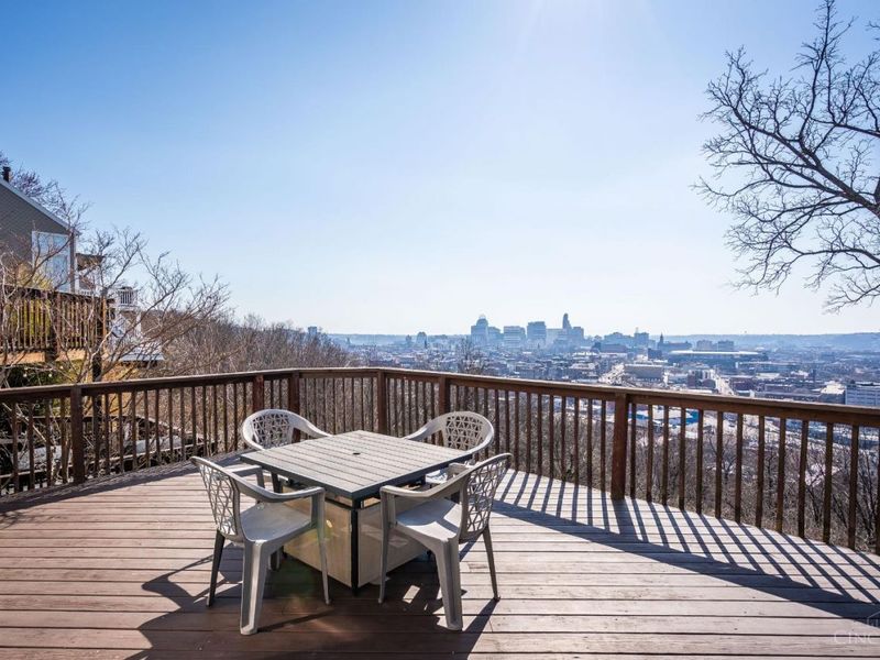 305 Klotter Avenue, Cincinnati, OH 45219 Photo 12