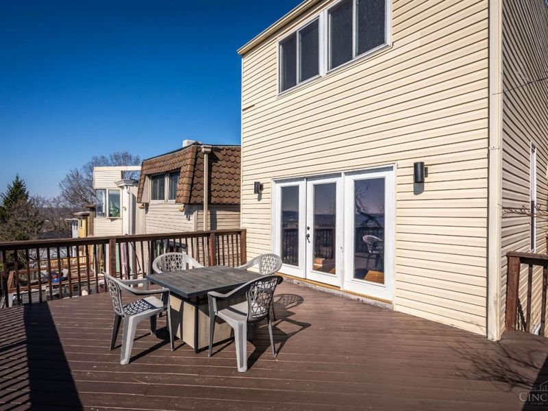 305 Klotter Avenue, Cincinnati, OH 45219 Photo 13