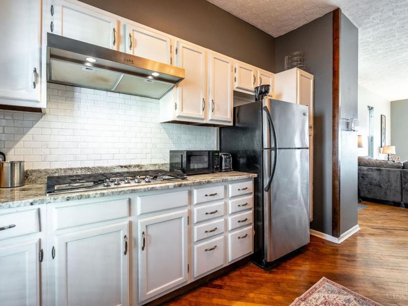 305 Klotter Avenue, Cincinnati, OH 45219 Photo 16