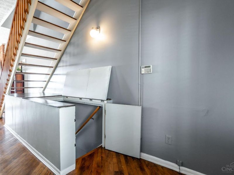 305 Klotter Avenue, Cincinnati, OH 45219 Photo 21