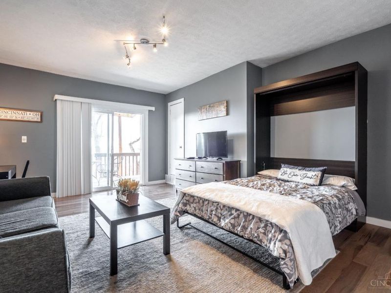 305 Klotter Avenue, Cincinnati, OH 45219 Photo 22