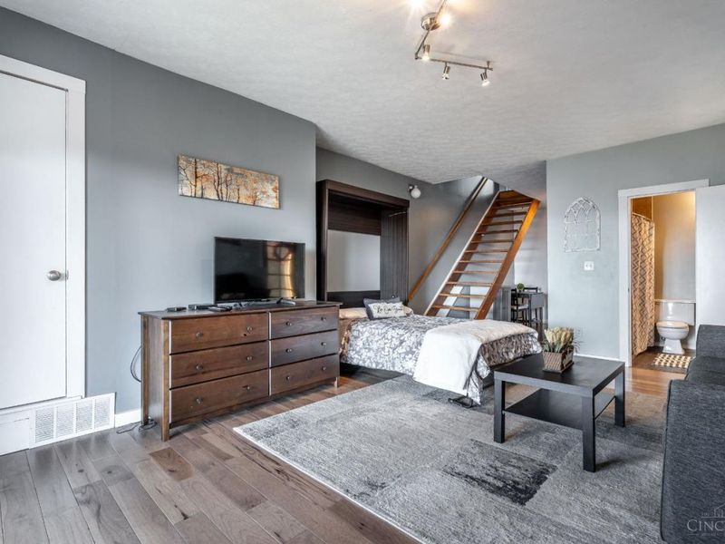 305 Klotter Avenue, Cincinnati, OH 45219 Photo 24