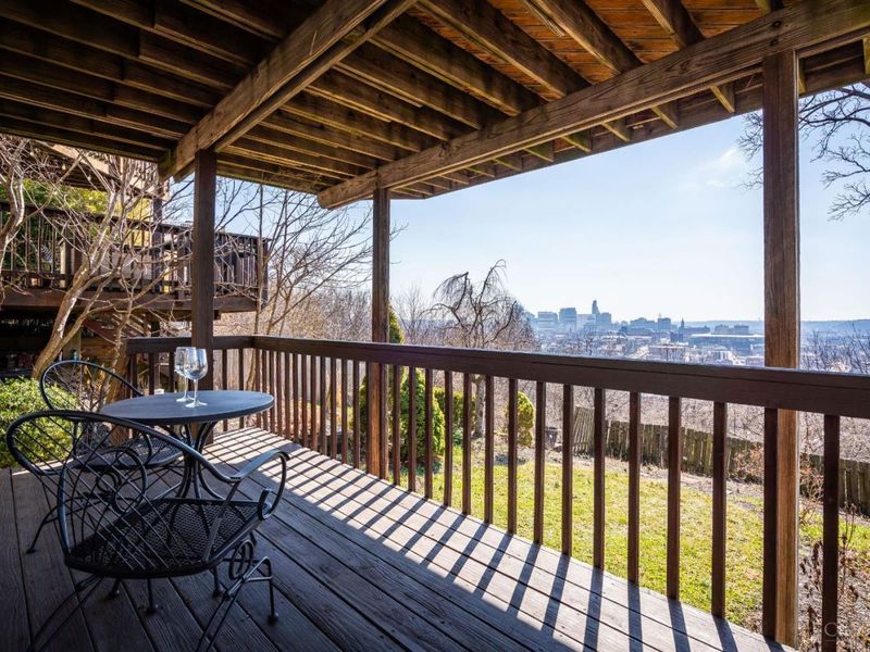 305 Klotter Avenue, Cincinnati, OH 45219 Photo 25