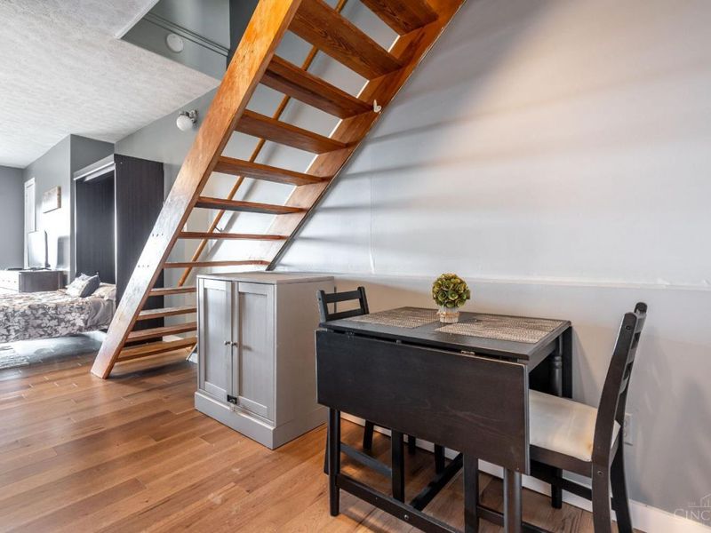 305 Klotter Avenue, Cincinnati, OH 45219 Photo 27