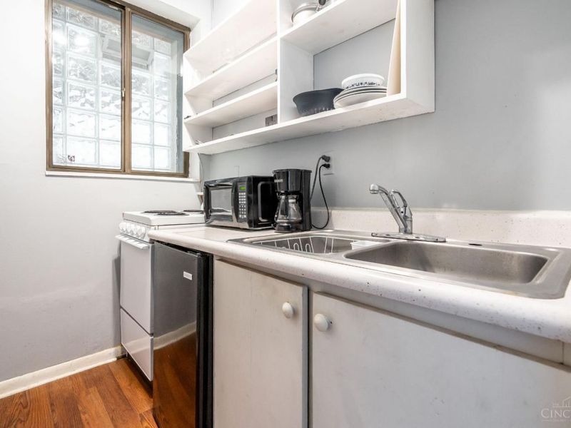 305 Klotter Avenue, Cincinnati, OH 45219 Photo 28