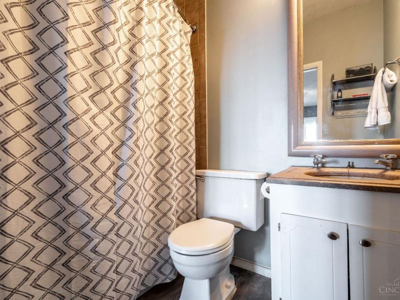 305 Klotter Avenue, Cincinnati, OH 45219 Photo 29