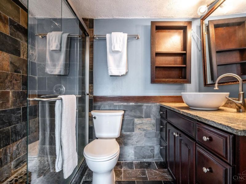 305 Klotter Avenue, Cincinnati, OH 45219 Photo 36