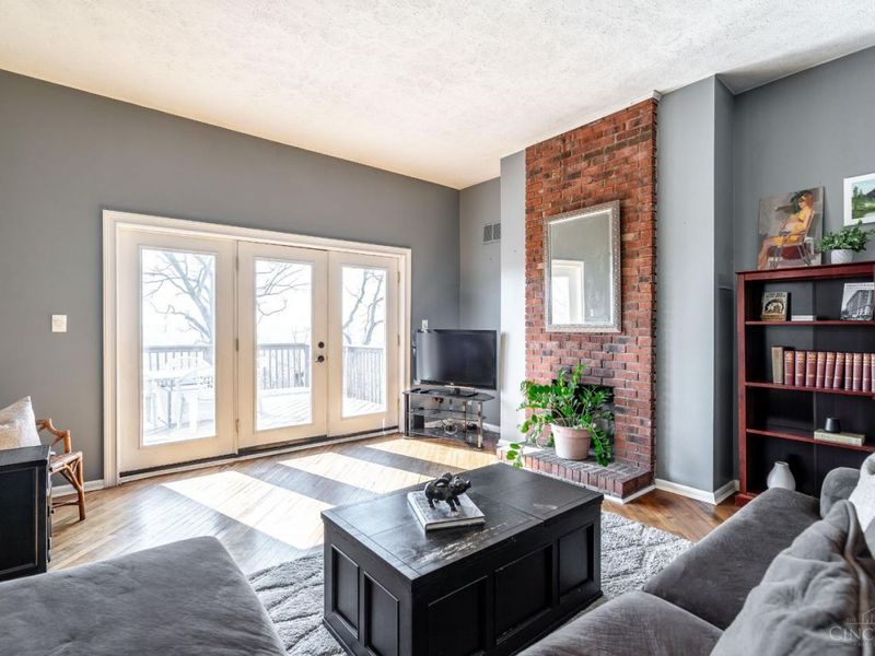 305 Klotter Avenue, Cincinnati, OH 45219 Photo 4