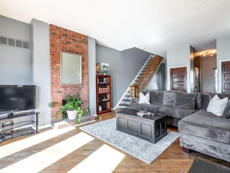 305 Klotter Avenue, Cincinnati, OH 45219 Photo 5