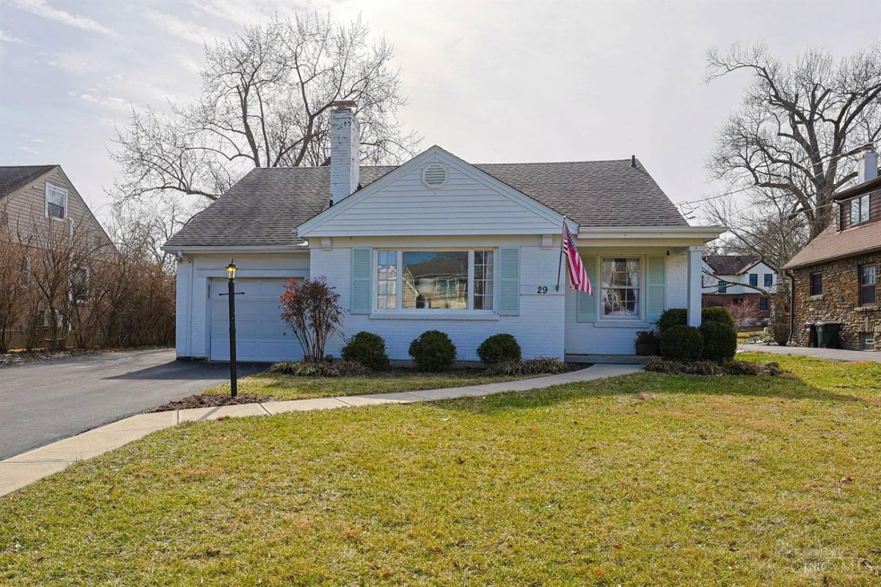 29 Forest Avenue, Wyoming, OH 45215 Main Photo