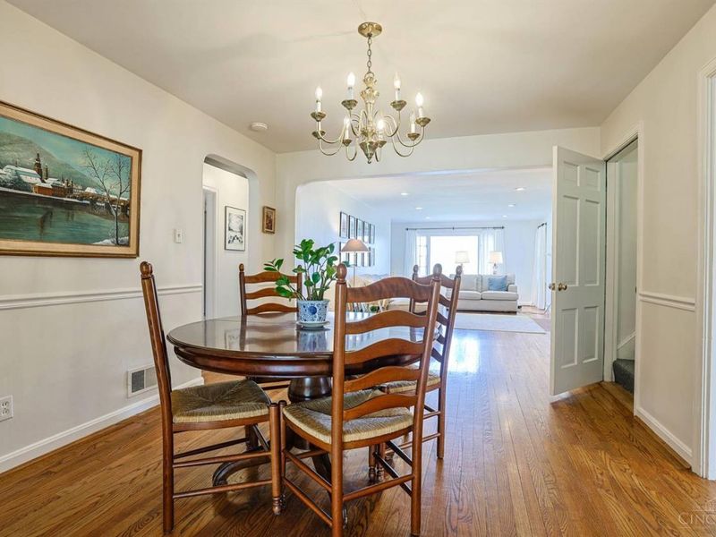 29 Forest Avenue, Wyoming, OH 45215 Photo 12