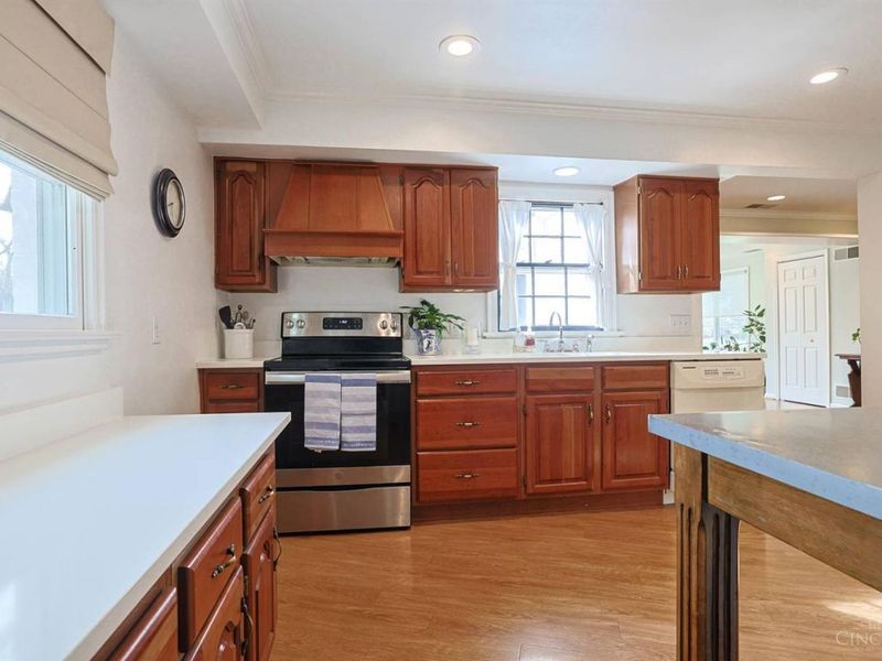 29 Forest Avenue, Wyoming, OH 45215 Photo 17