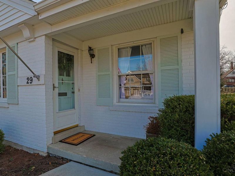 29 Forest Avenue, Wyoming, OH 45215 Photo 2