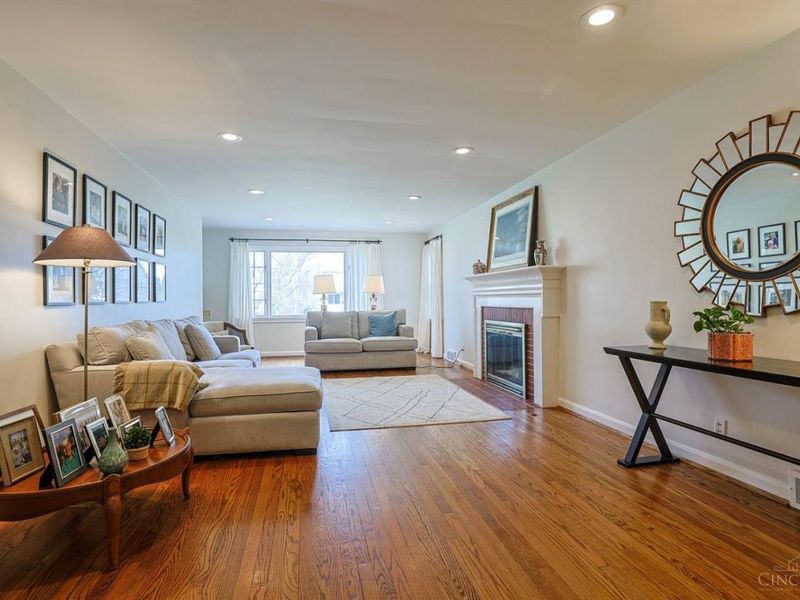 29 Forest Avenue, Wyoming, OH 45215 Photo 3