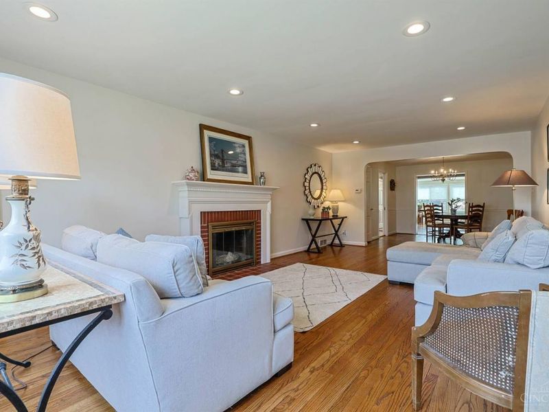 29 Forest Avenue, Wyoming, OH 45215 Photo 4