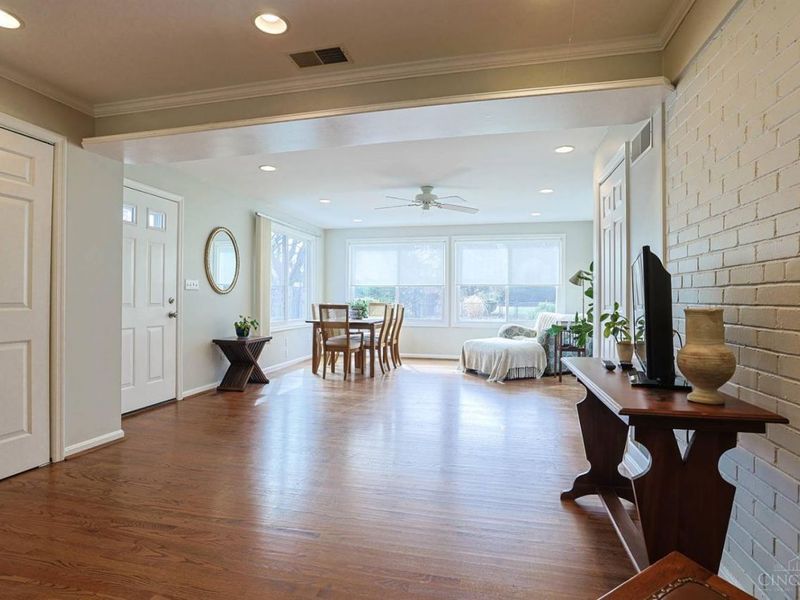 29 Forest Avenue, Wyoming, OH 45215 Photo 7