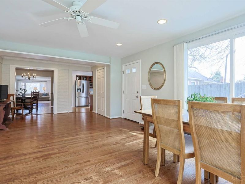 29 Forest Avenue, Wyoming, OH 45215 Photo 8