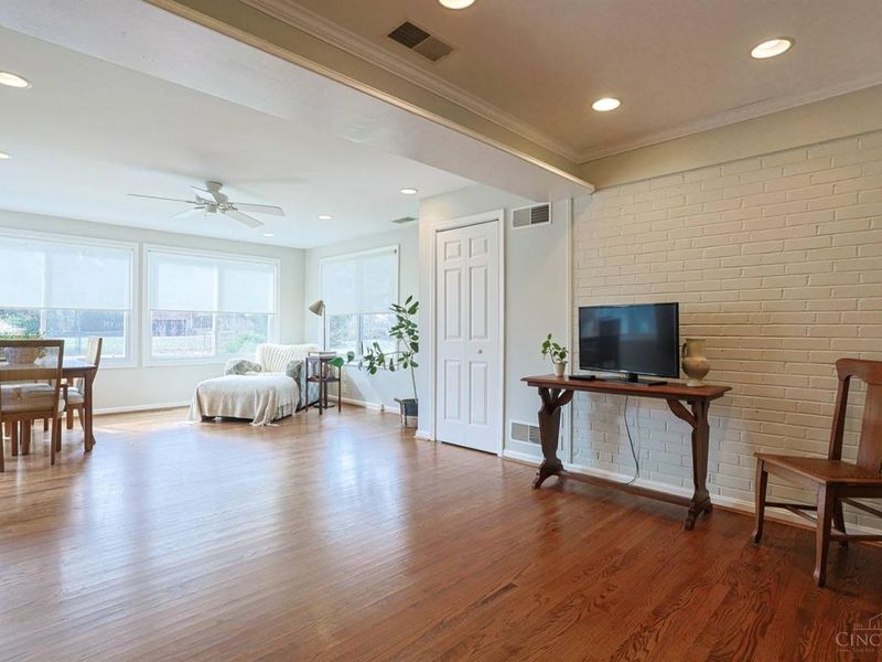 29 Forest Avenue, Wyoming, OH 45215 Photo 9