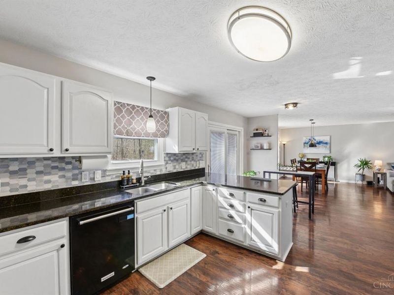 5906 Greywolf Court, Miami Twp, OH 45150 Photo 12