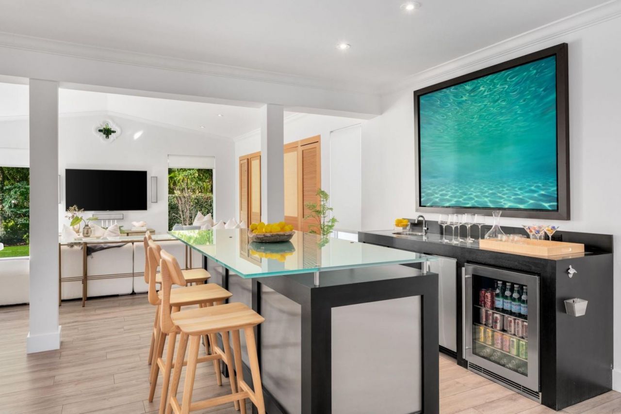 2516 Sunset Drive, Miami Beach, FL 33140 Photo