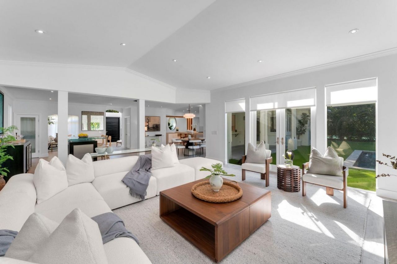 2516 Sunset Drive, Miami Beach, FL 33140 Photo