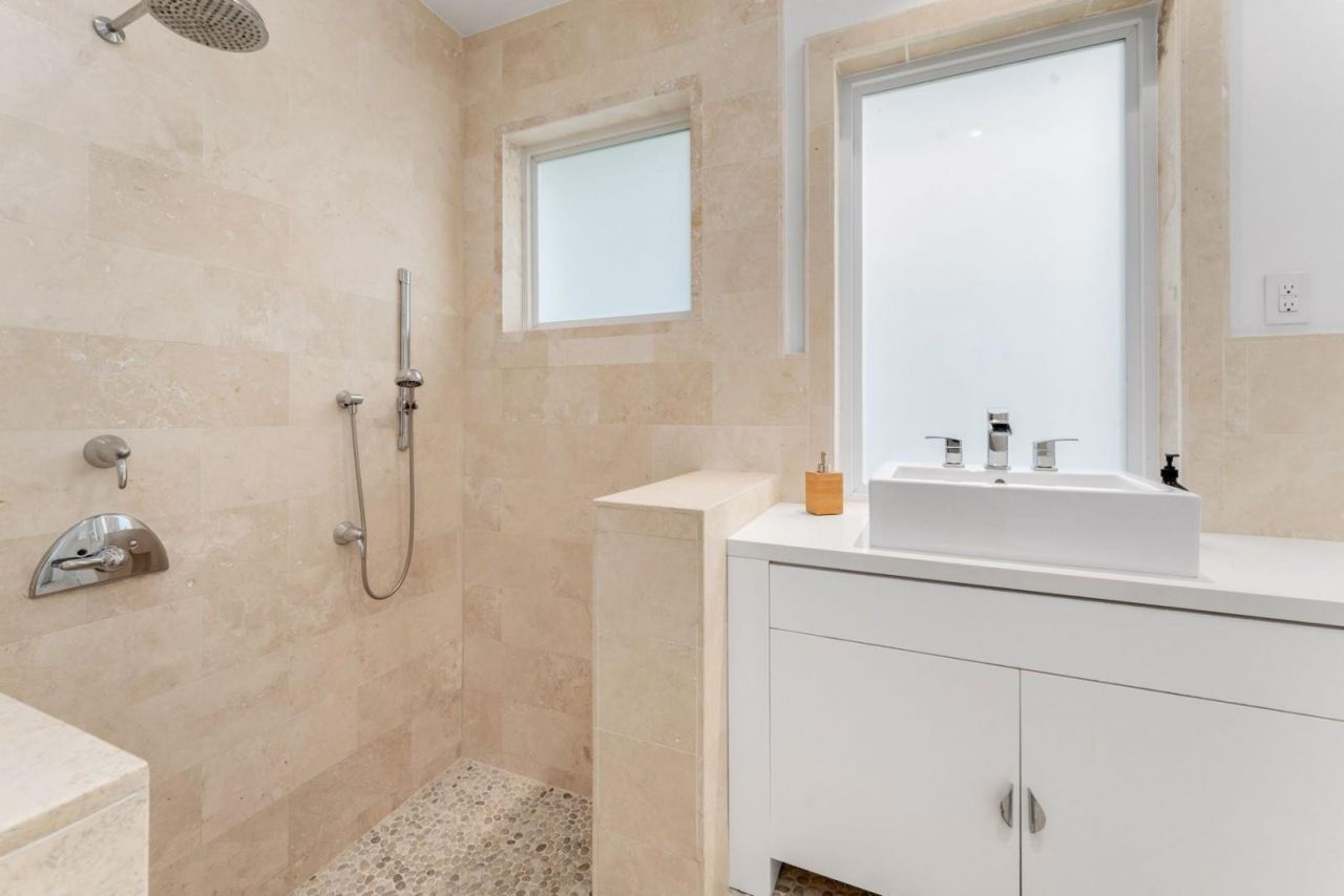 2516 Sunset Drive, Miami Beach, FL 33140 Photo