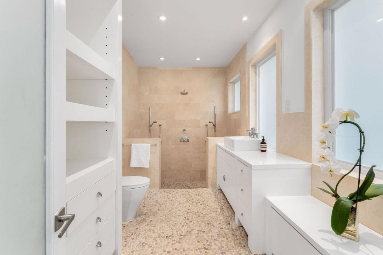 2516 Sunset Drive, Miami Beach, FL 33140 Photo