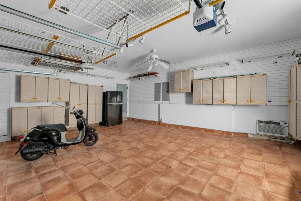 2516 Sunset Drive, Miami Beach, FL 33140 Photo