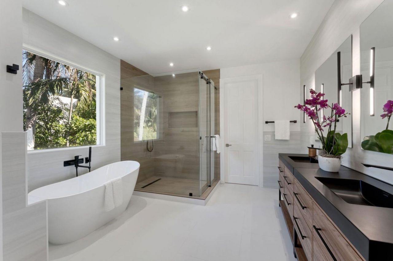 2516 Sunset Drive, Miami Beach, FL 33140 Photo