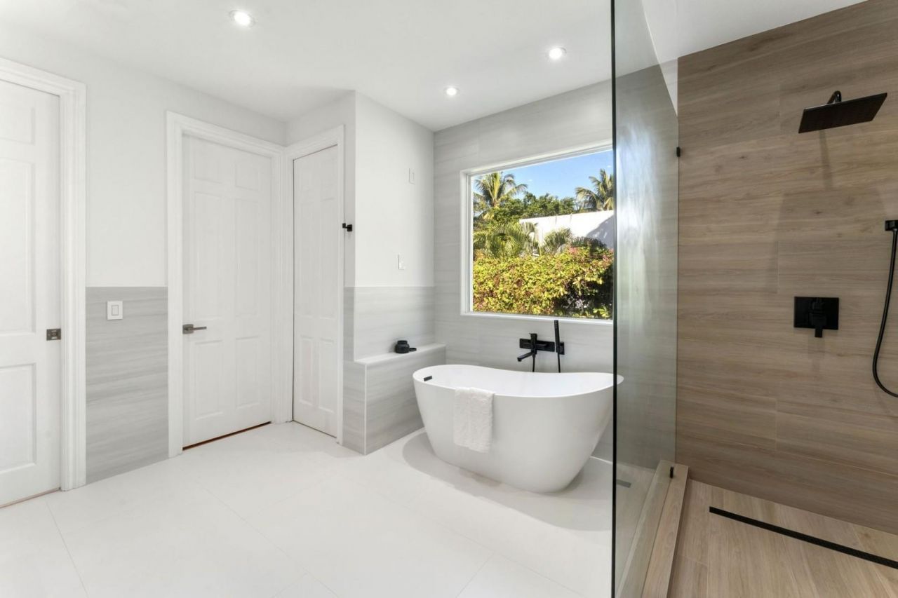 2516 Sunset Drive, Miami Beach, FL 33140 Photo