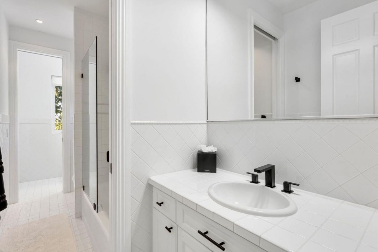 2516 Sunset Drive, Miami Beach, FL 33140 Photo