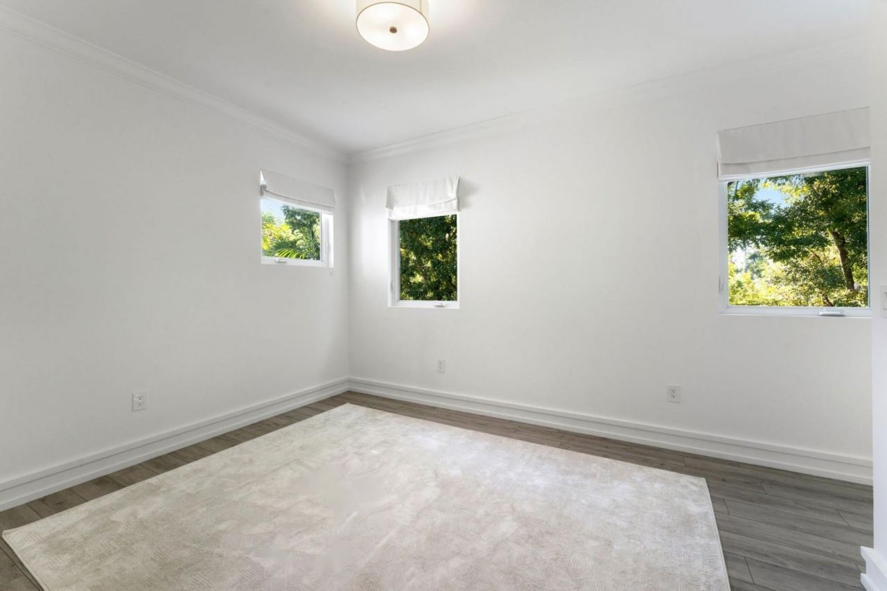 2516 Sunset Drive, Miami Beach, FL 33140 Photo