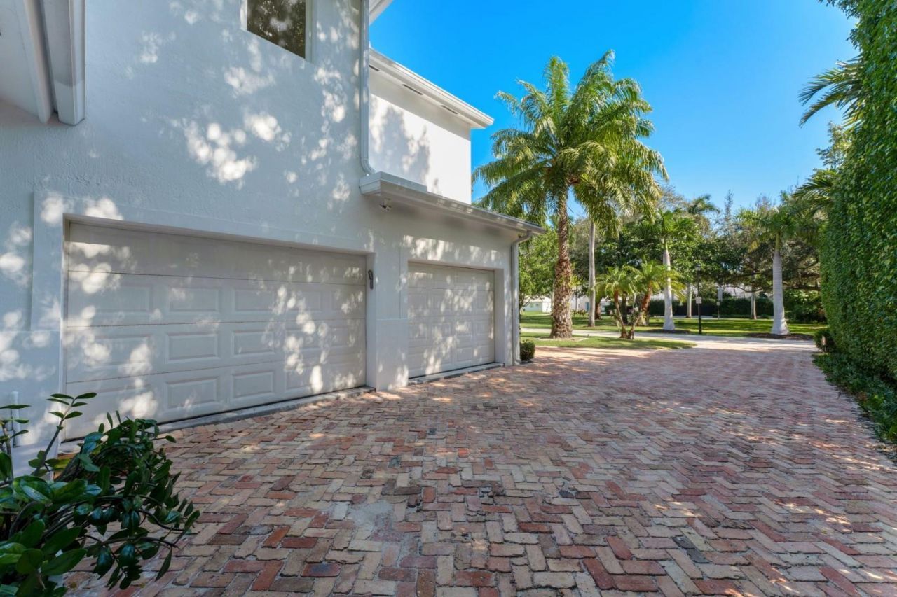 2516 Sunset Drive, Miami Beach, FL 33140 Photo