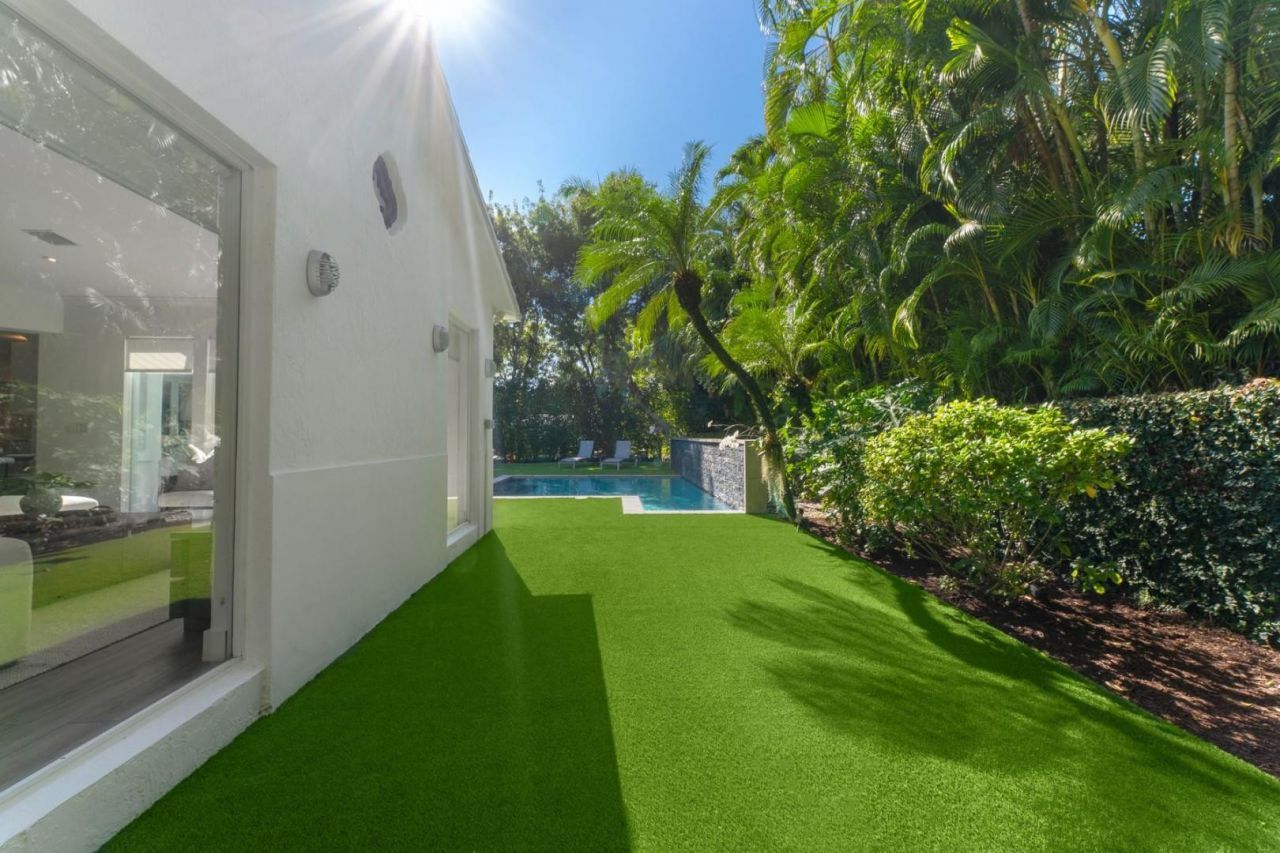 2516 Sunset Drive, Miami Beach, FL 33140 Photo