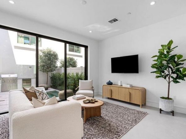 1933 Dock Street, West Palm Beach, FL 33405