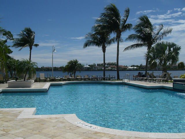 160 Yacht Club Way, Unit 211, Hypoluxo, FL 33462 Photo