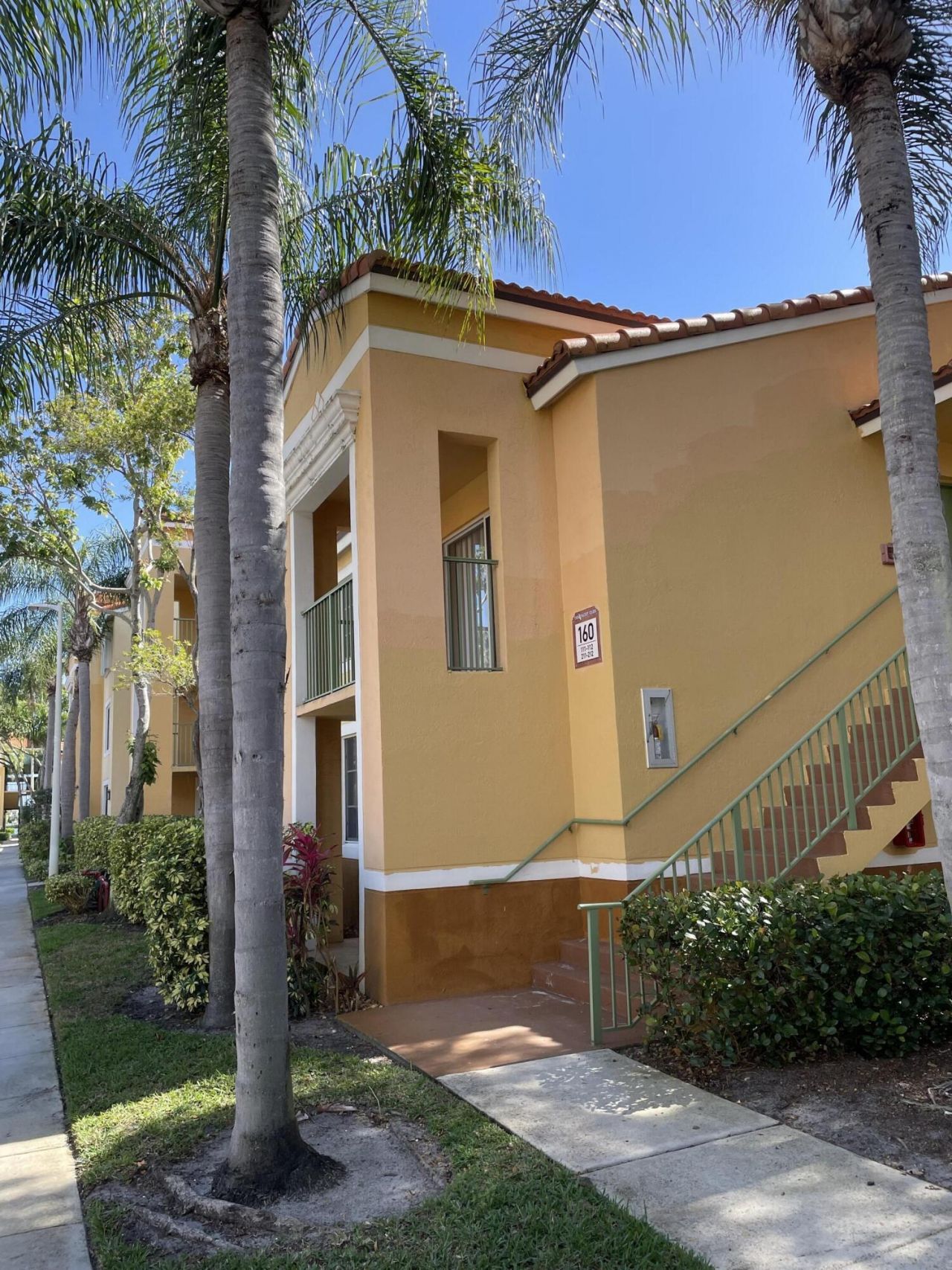 160 Yacht Club Way, Unit 211, Hypoluxo, FL 33462 Photo