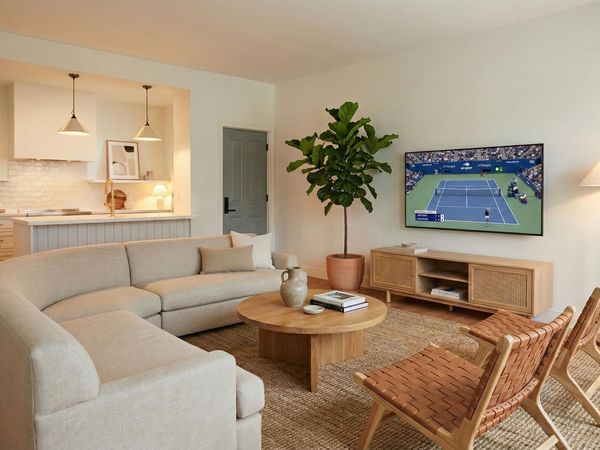 184 Sunset Avenue, Unit 104, Palm Beach, FL 33480