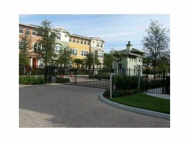 500 Pacific Grove Drive, Unit 6, West Palm Beach, FL 33401 Photo