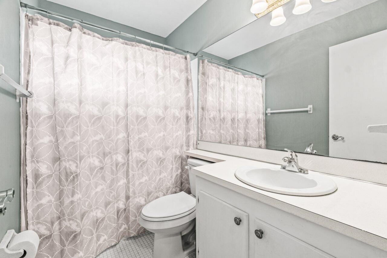 2121 NE 1st Court, Unit 202, Boynton Beach, FL 33435 Photo