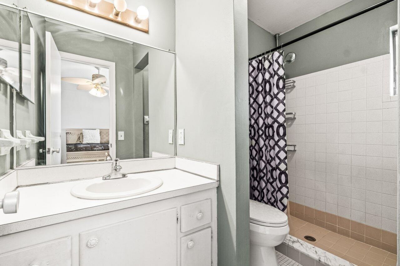 2121 NE 1st Court, Unit 202, Boynton Beach, FL 33435 Photo