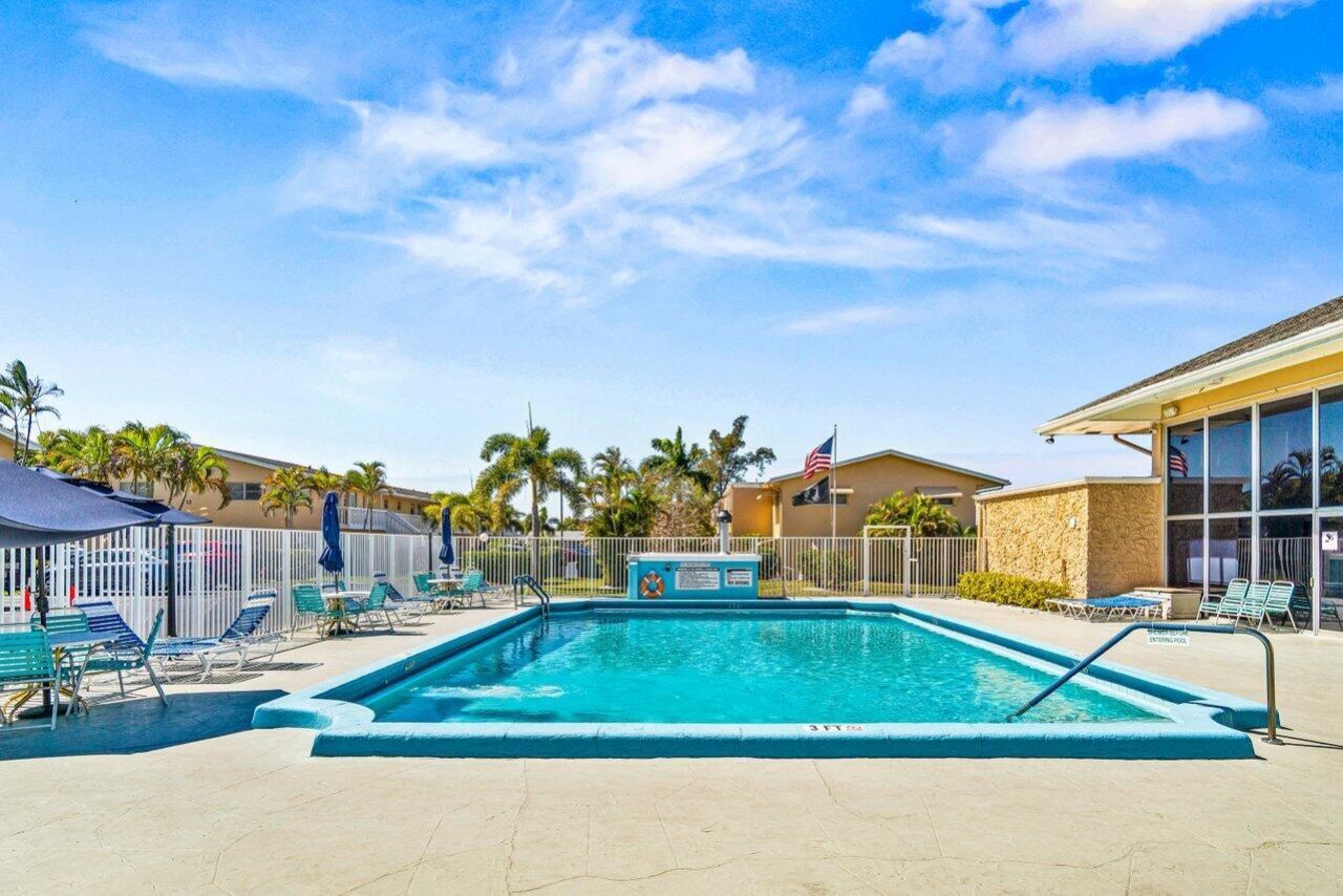 2121 NE 1st Court, Unit 202, Boynton Beach, FL 33435 Photo