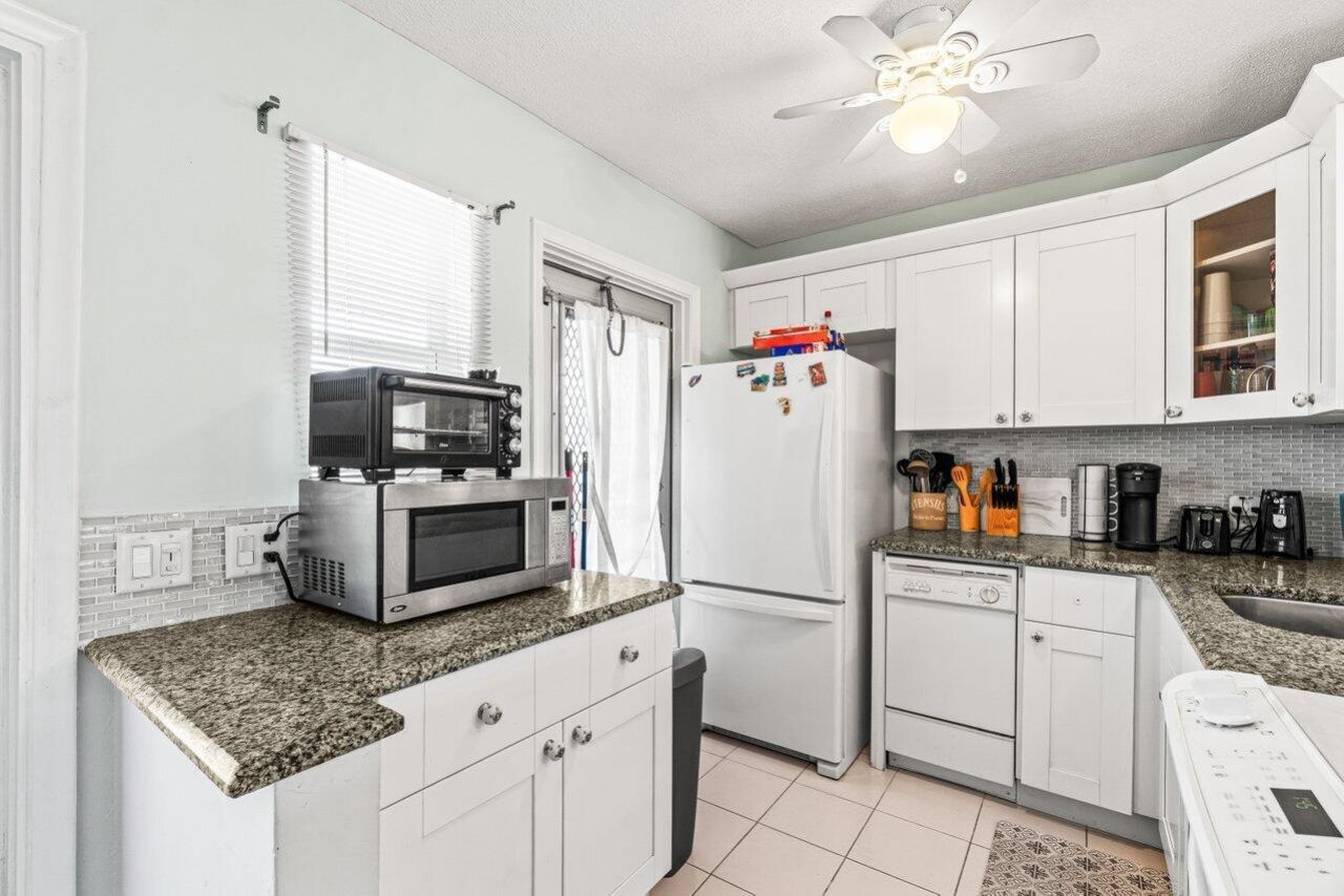 2121 NE 1st Court, Unit 202, Boynton Beach, FL 33435 Photo