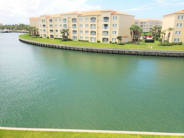 18 Harbour Isle Drive W, Unit 303, Fort Pierce, FL 34949
