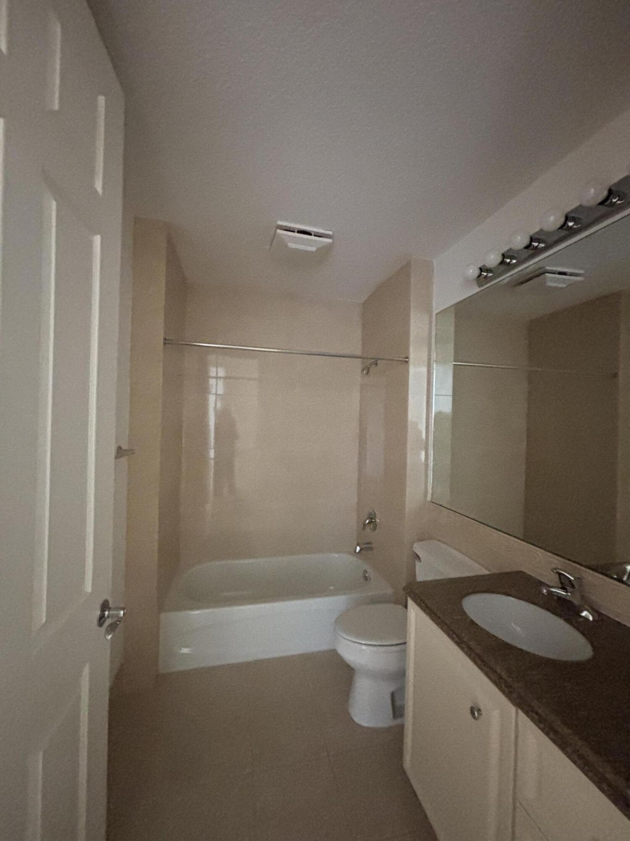 18 Harbour Isle Drive W, Unit 303, Fort Pierce, FL 34949 Photo