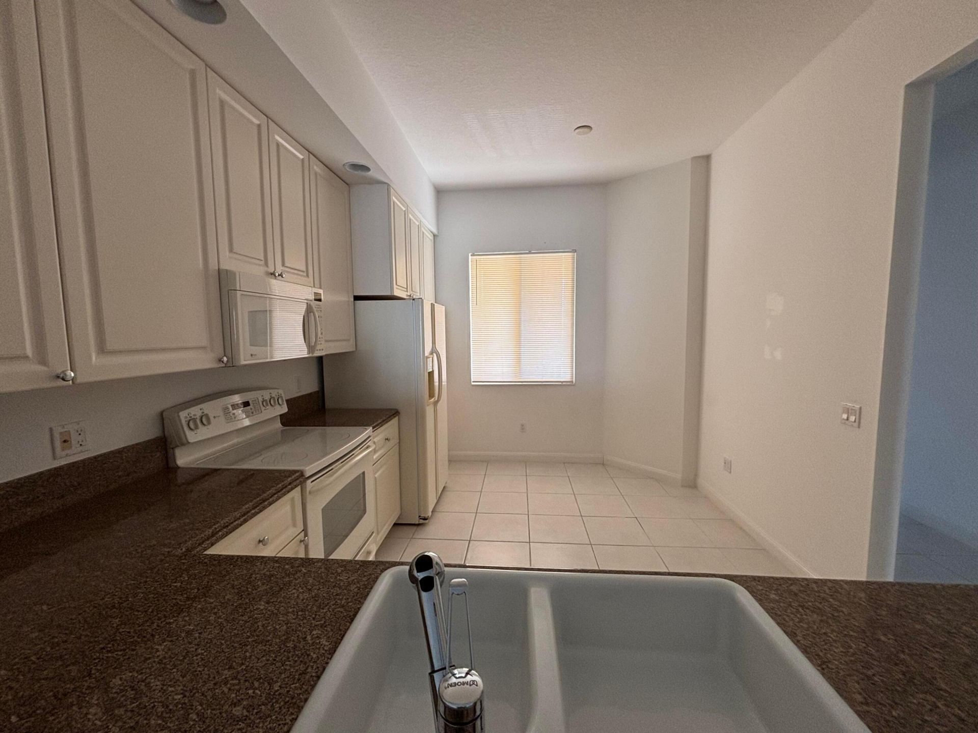 18 Harbour Isle Drive W, Unit 303, Fort Pierce, FL 34949 Photo