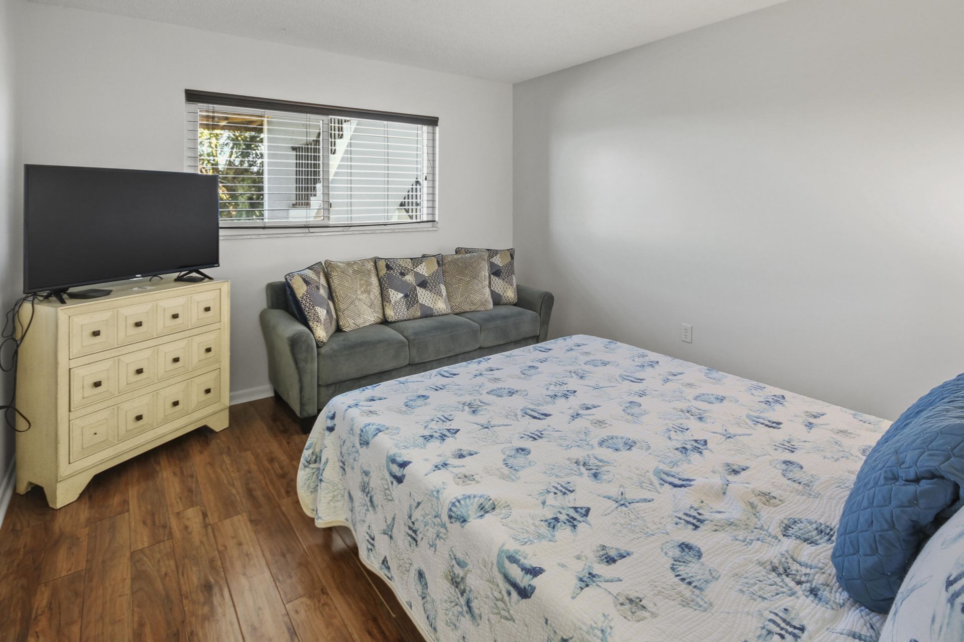2936 Lake Shore Drive, Unit 310, Riviera Beach, FL 33404 Photo
