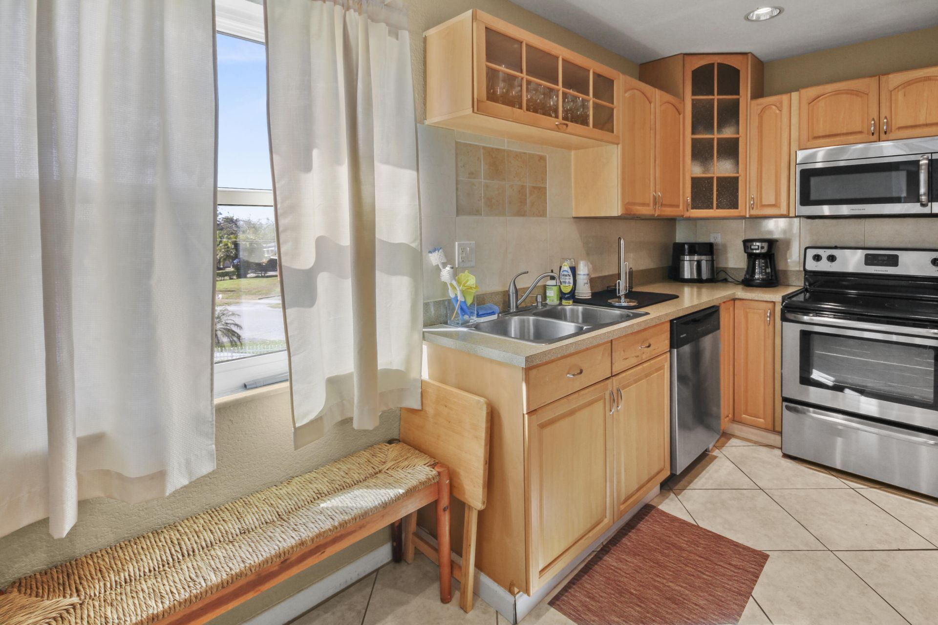 2936 Lake Shore Drive, Unit 310, Riviera Beach, FL 33404 Photo