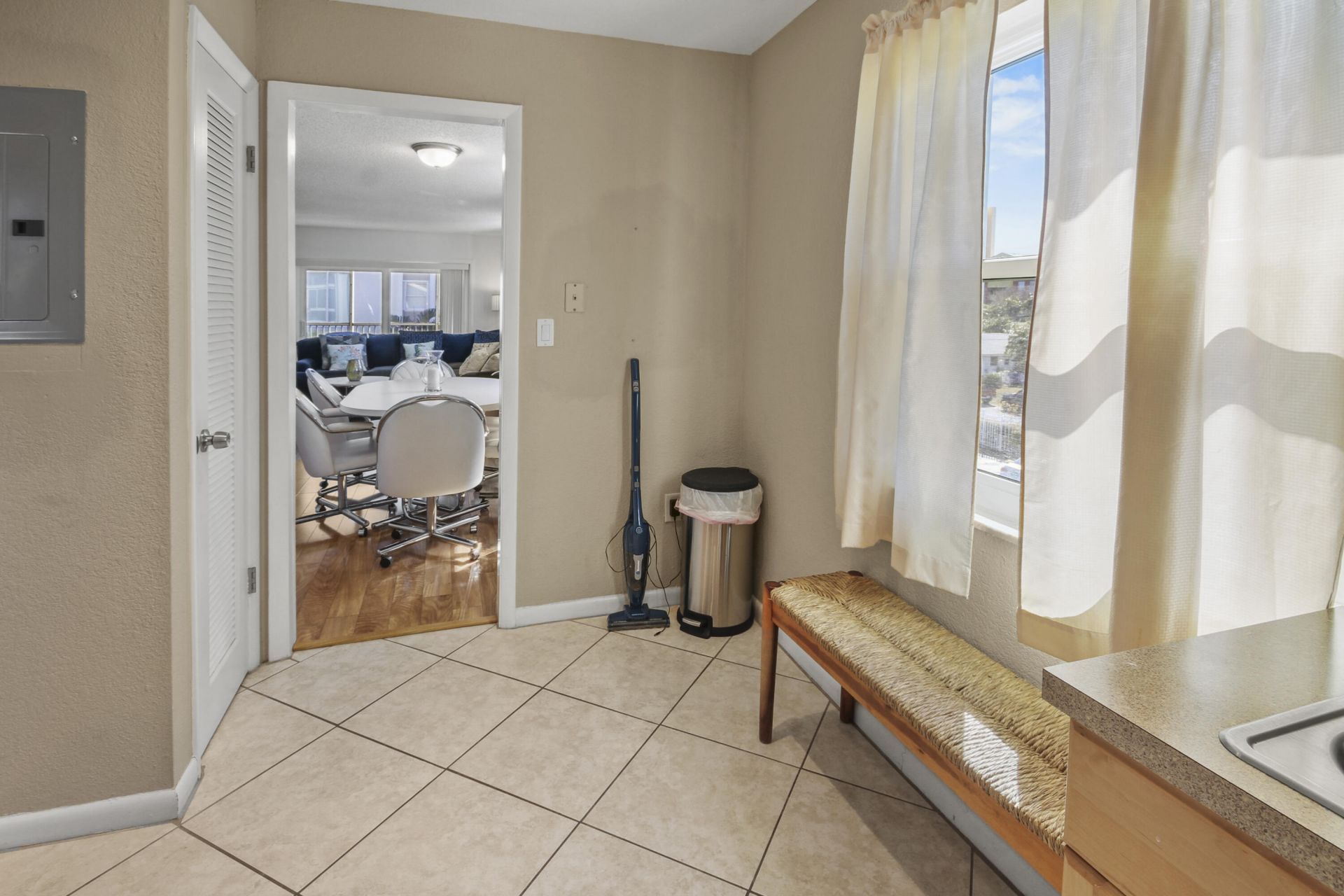 2936 Lake Shore Drive, Unit 310, Riviera Beach, FL 33404 Photo