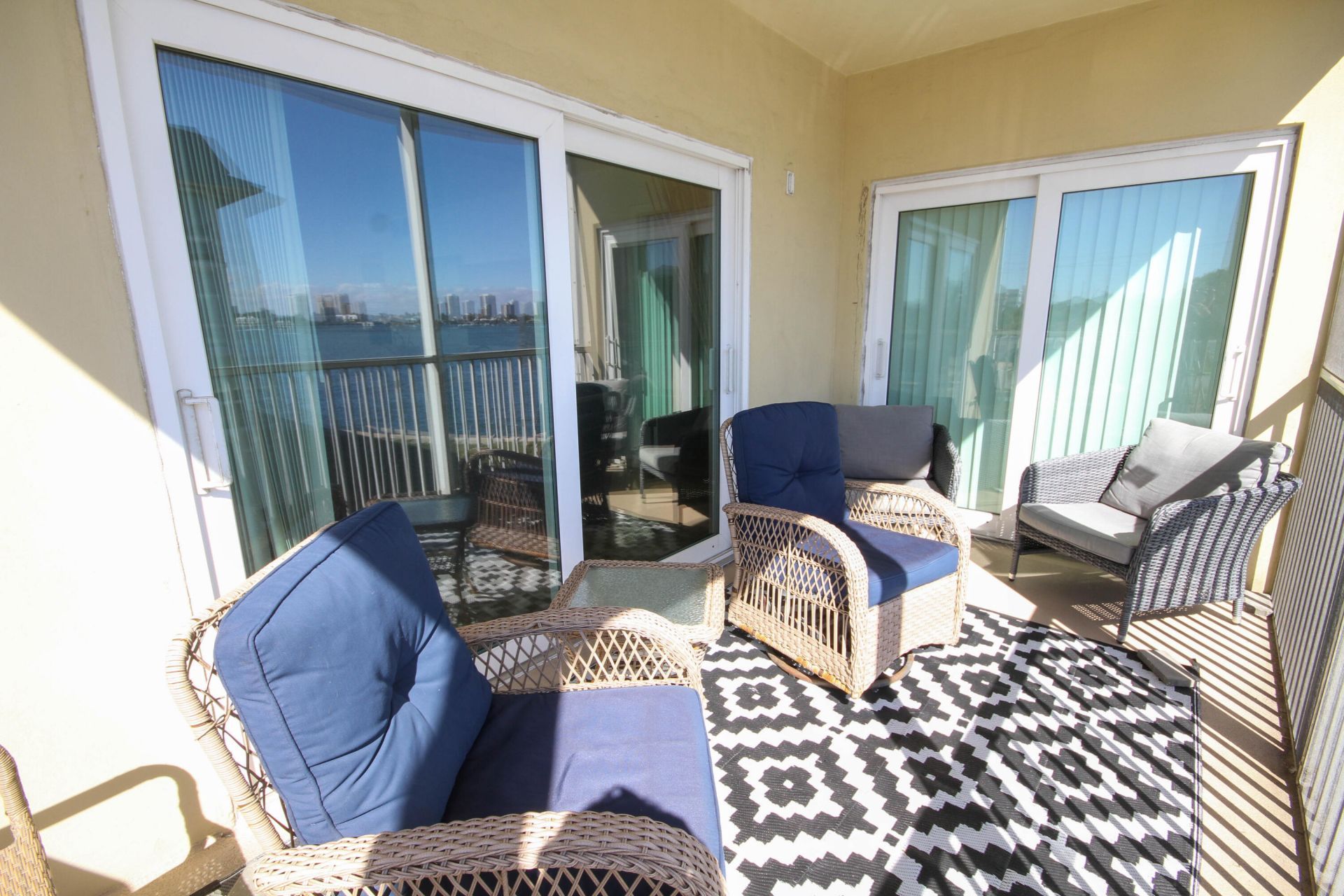 2936 Lake Shore Drive, Unit 310, Riviera Beach, FL 33404 Photo
